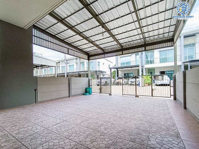 *****ทาวน์เฮ้าส์มือสองย่านกรุงเทพมหานคร ม.ลุมพินีทาวน์วิลล์ สุขสวัสดิ์-พระราม2 #หลังมุม เนื้อที่มากถึง 20.4 ตร.ว. ฟังก์ชัน 3 ห้องนอน 2 ห้องน้ำ 2 ที่จอดรถ แถมฟรี! 4 เครื่องปรับอากาศ, 1 เครื่องทำน้ำอุ่น บนทำเลแห่งการเดินทาง ใกล้ทางด่วน "เฉลิมมหานคร" ในราคาคุ้มสุด!